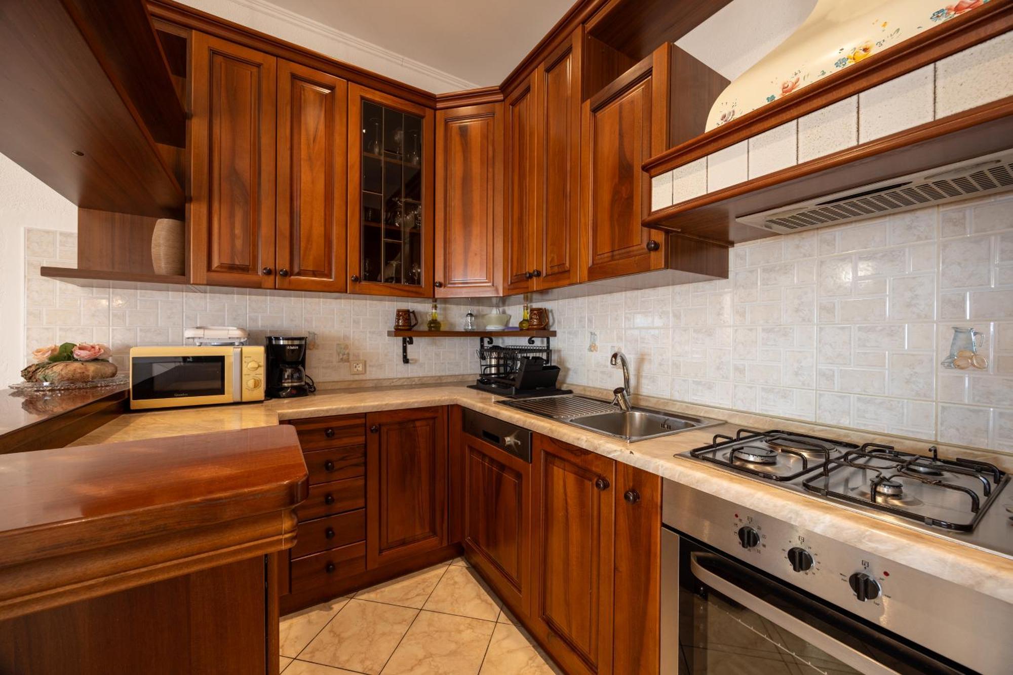 Kapetan Jure Apartment Brela