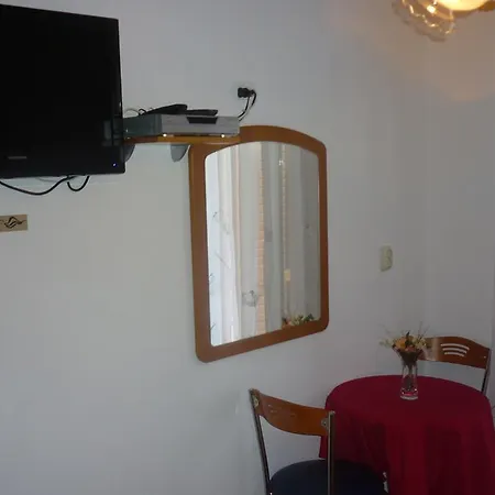 Apartments Kapetan Jure Brela Room photo