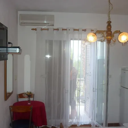 Apartments Kapetan Jure Brela Room photo