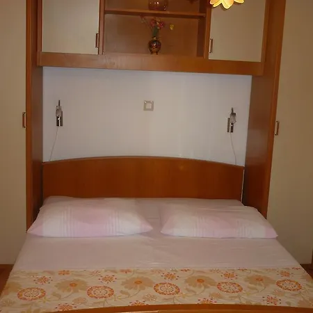 Apartments Kapetan Jure Brela Room photo