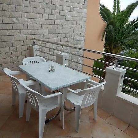 Apartments Kapetan Jure Brela Exterior photo