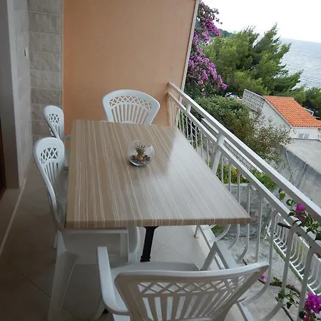 Apartments Kapetan Jure Brela Exterior photo