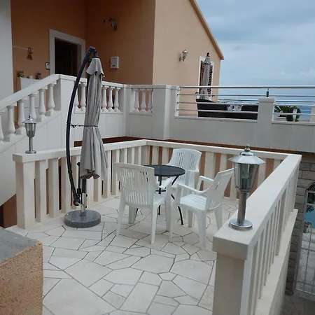 Apartments Kapetan Jure Brela Exterior photo