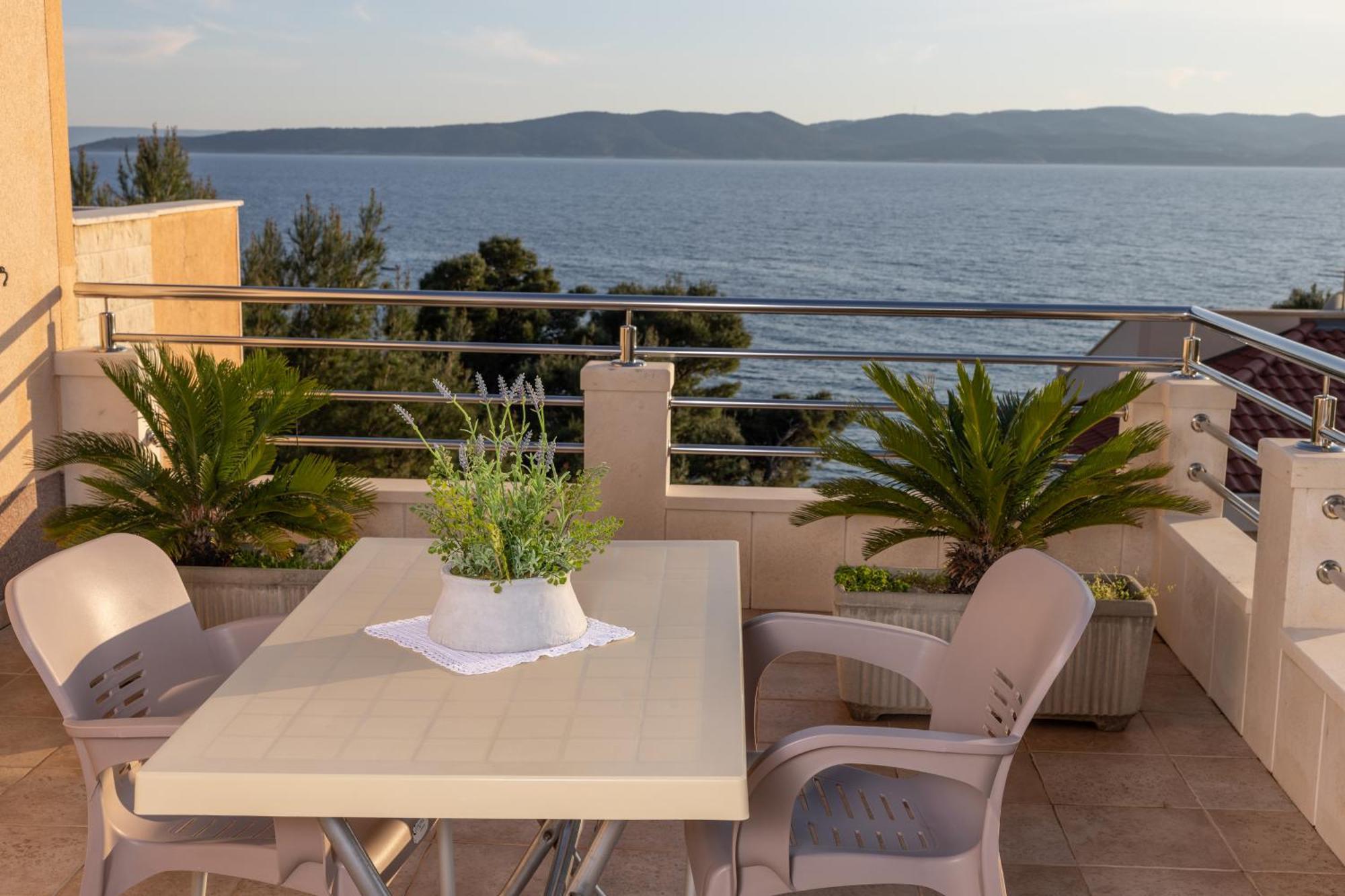Kapetan Jure Apartment *