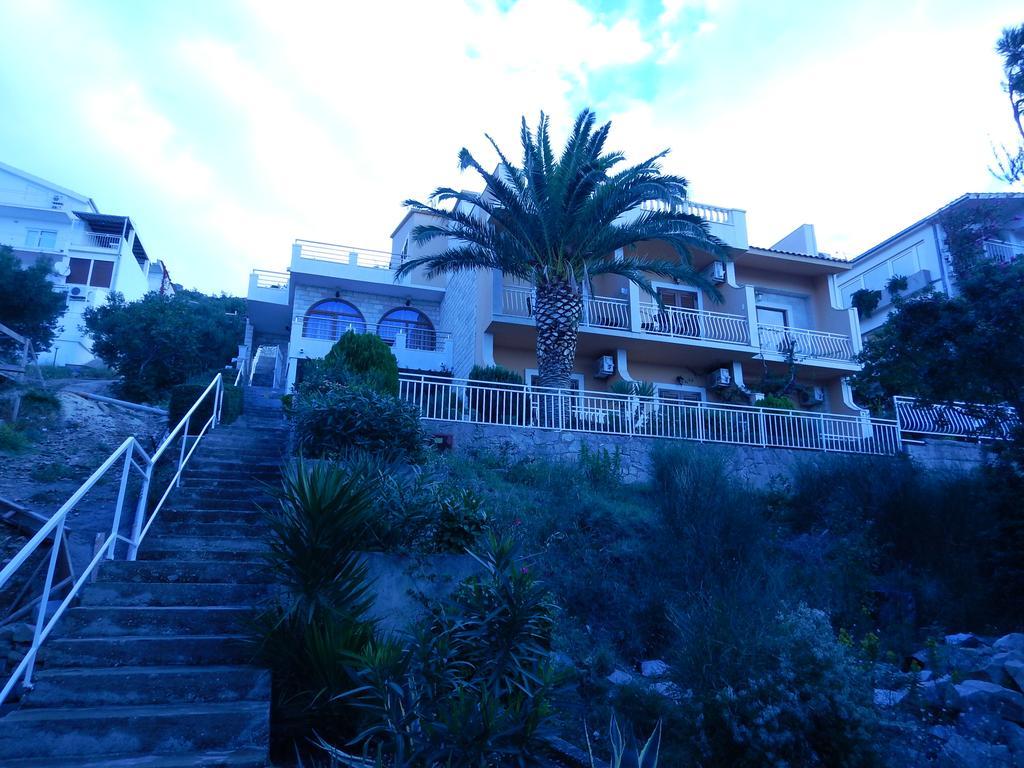 Kapetan Jure Apartment Brela