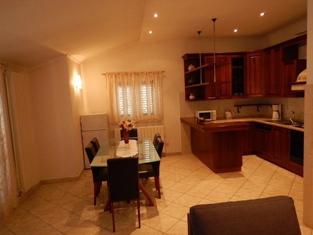 Kapetan Jure Apartment *