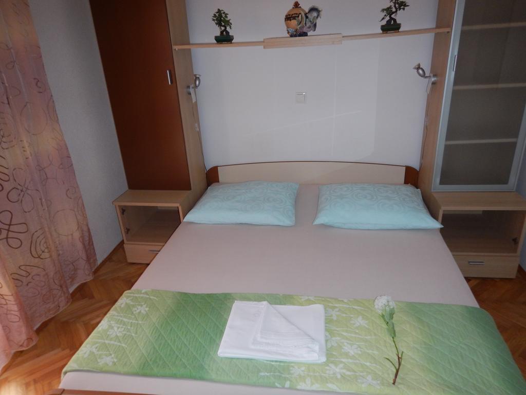 Kapetan Jure Apartment *